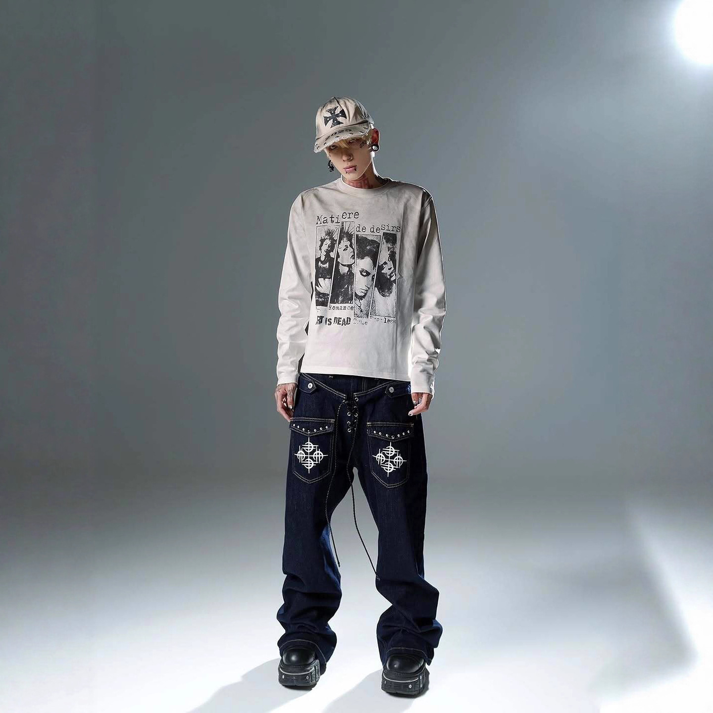 Men'S Fashion T Shirts - 秋・冬の原宿風レトロなデザインの、男女兼用、丸襟、長袖プルオーバーTシャツ。