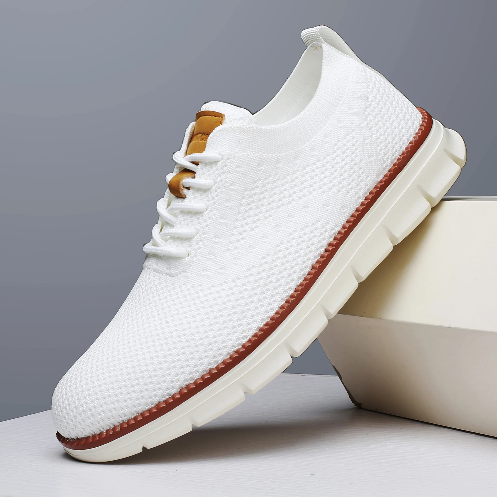 Mens Fashion Trainers - メンズ カジュアルシューズ、スタイリッシュなオックスフォードシューズ、ファッション性の高いフォーマルビジネスシューズ、通気性に優れた都会的なデザイン、滑りにくい素材を使用したメンズ用ドレススニーカー。